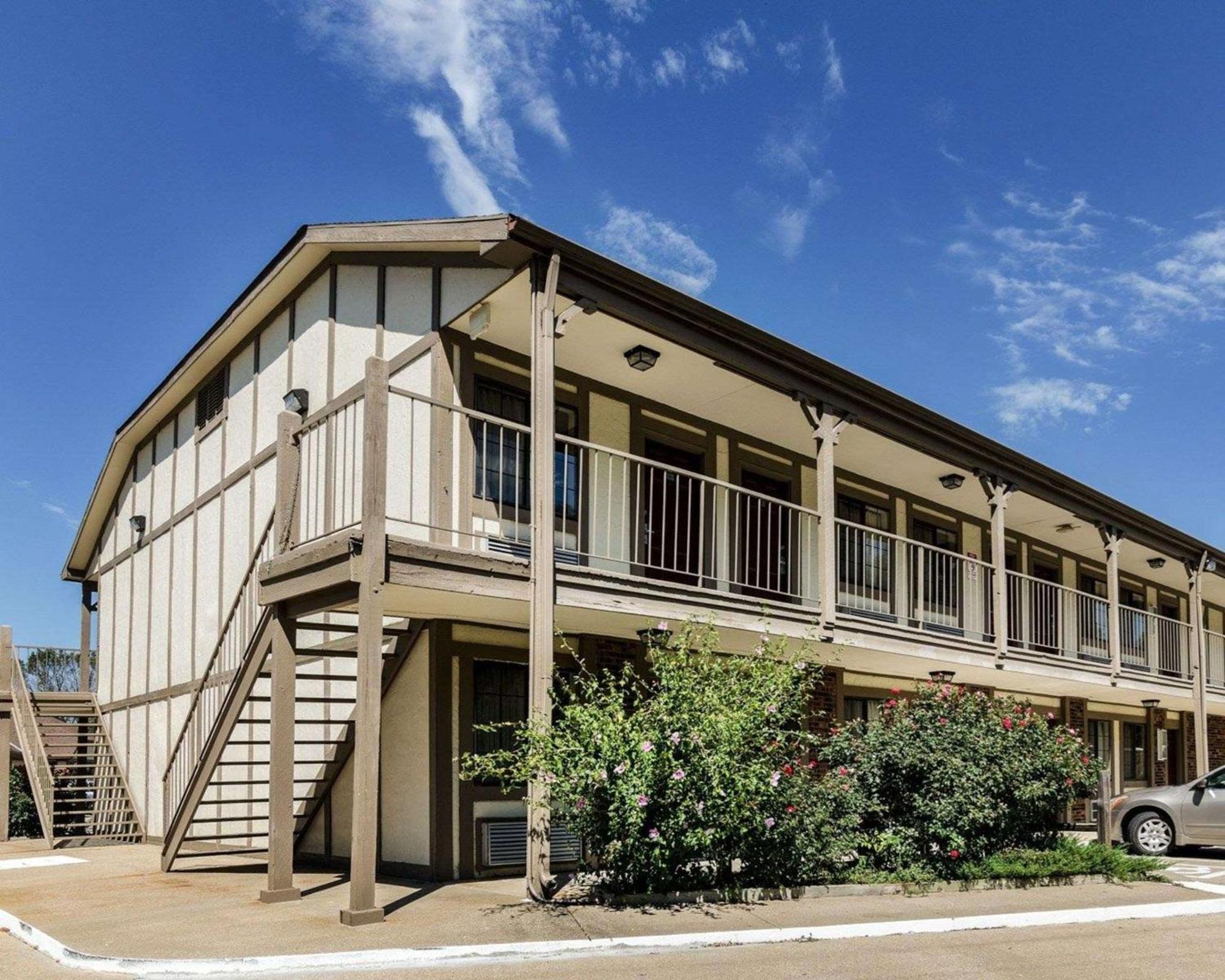 Econo Lodge University Lawrence Exterior photo